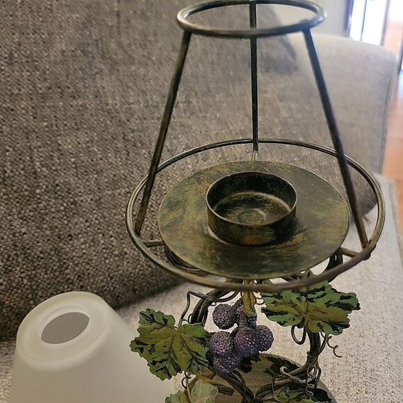 #Wrought Iron Tea Candle Holder Ivy Grapes with Frosted Glass Lampshade - Picture 5 of 7